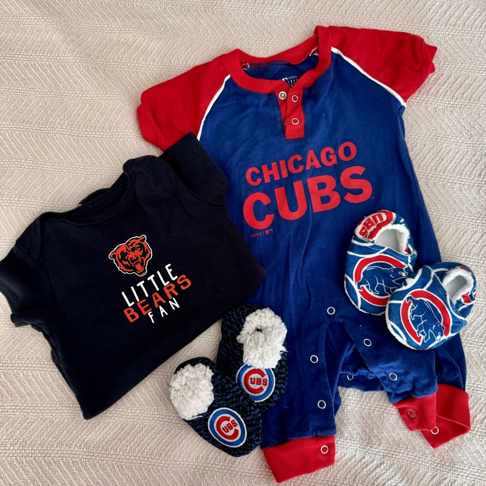 Chicago teams baby bundle! 🏈⚾️ Cubs & Bears